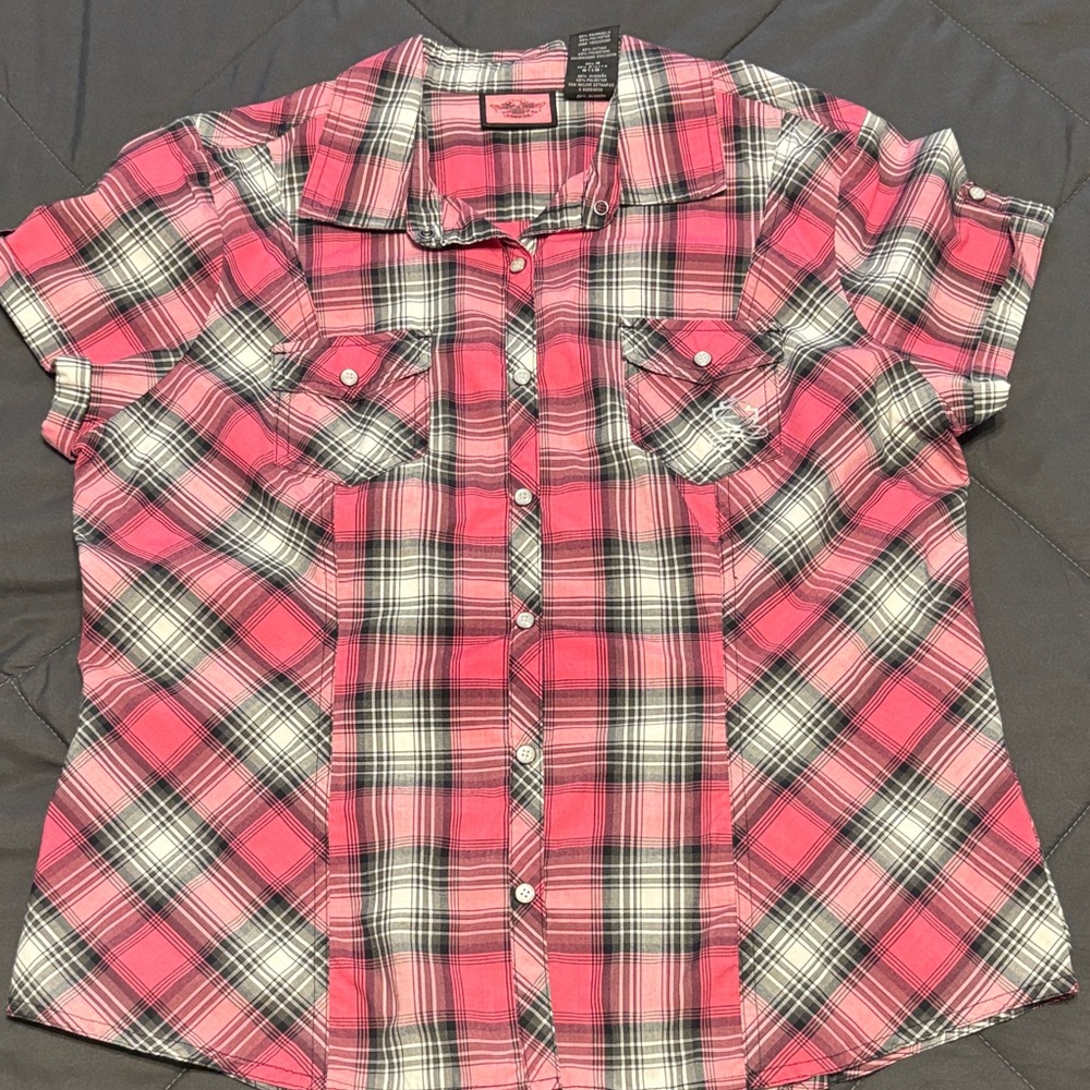 Women’s Harley Davidson blouse.